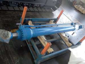 環衛垃級車油缸