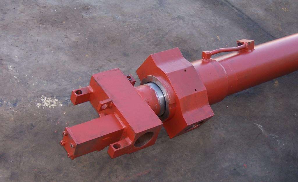 起重機-俯仰液壓油缸