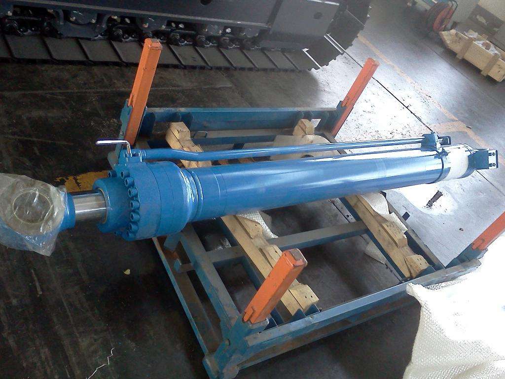 環衛垃級車油缸